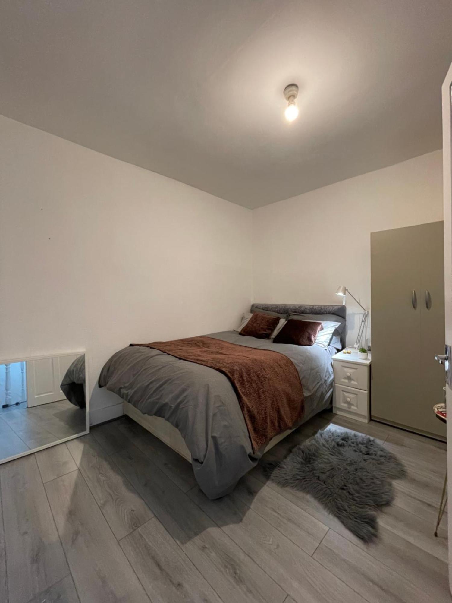 Cozy Rooms 25 Min Liverpool Street Лондон Екстериор снимка