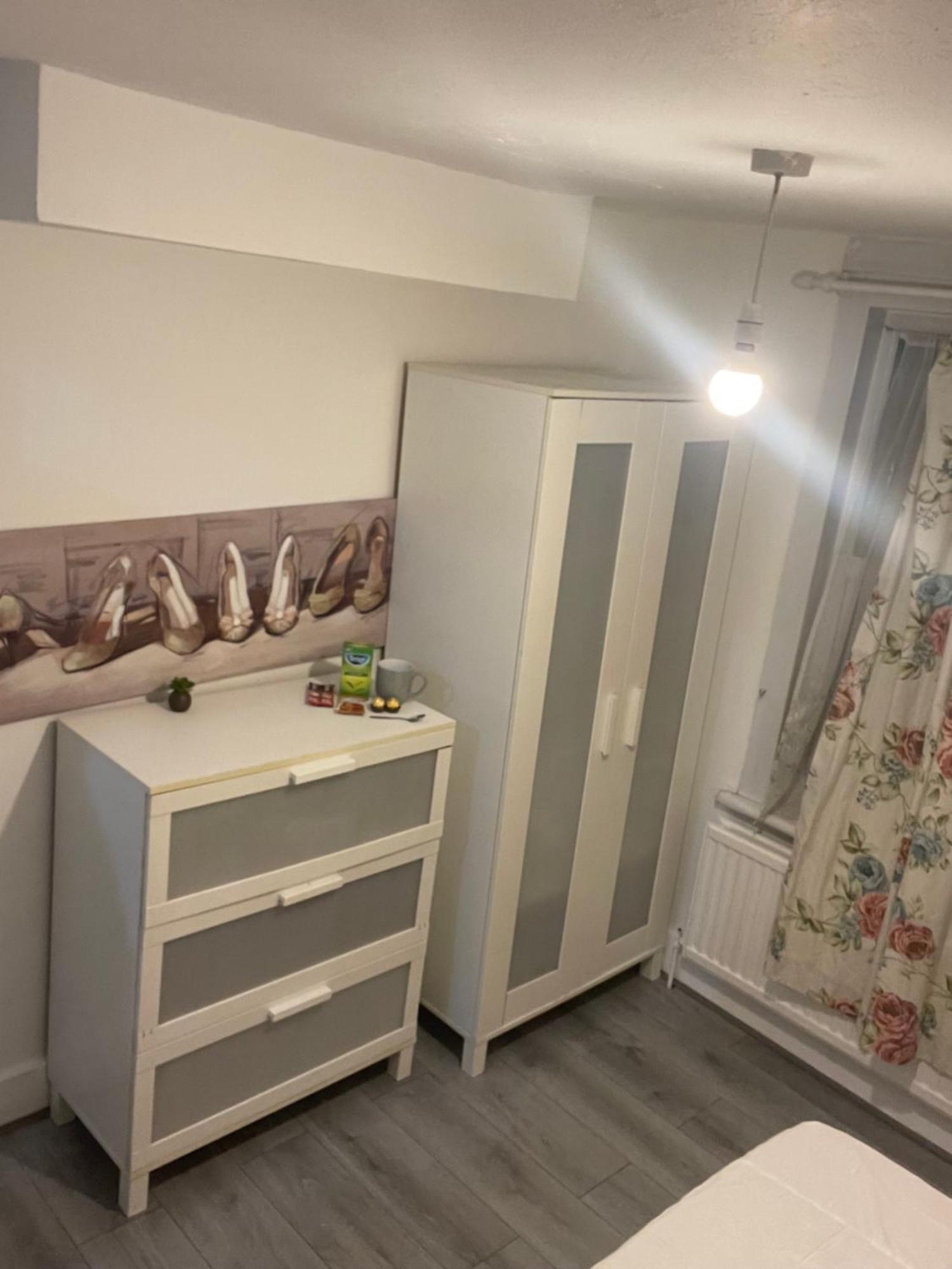 Cozy Rooms 25 Min Liverpool Street Лондон Екстериор снимка